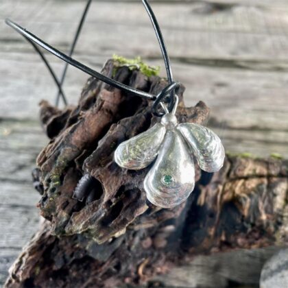mussel-shell-necklace-silver-leather-clasp-sandrakernsjewellery